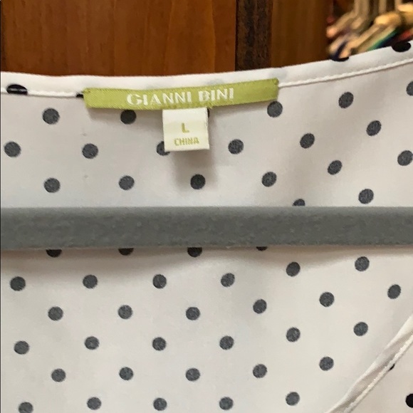 Gianni Bini blouse. - Picture 3 of 3